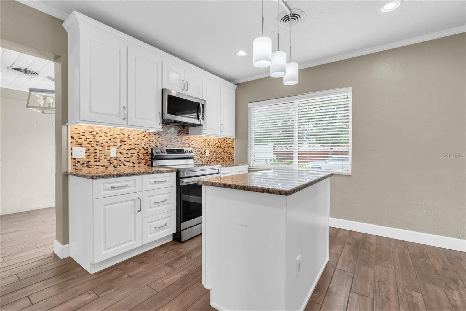 Image 9 of 44 For 200 62nd Street N