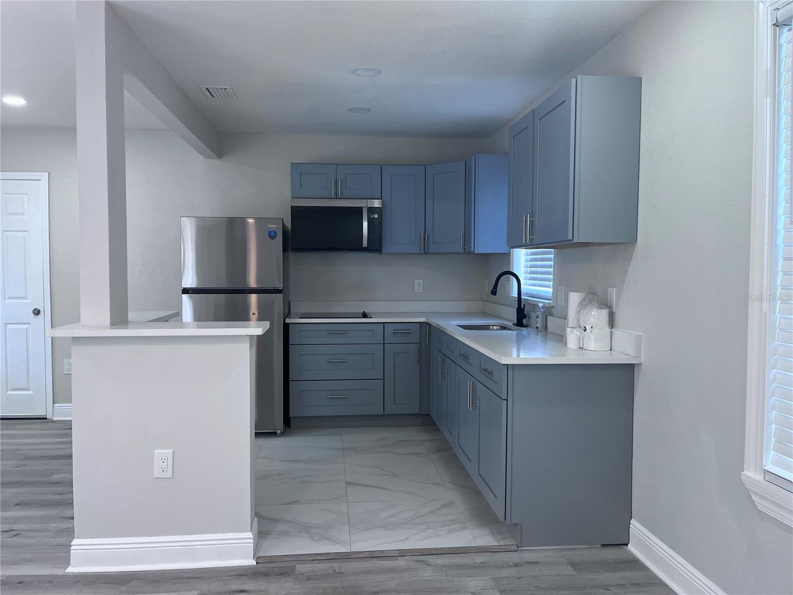 Image 4 of 8 For 3215 Pine Street