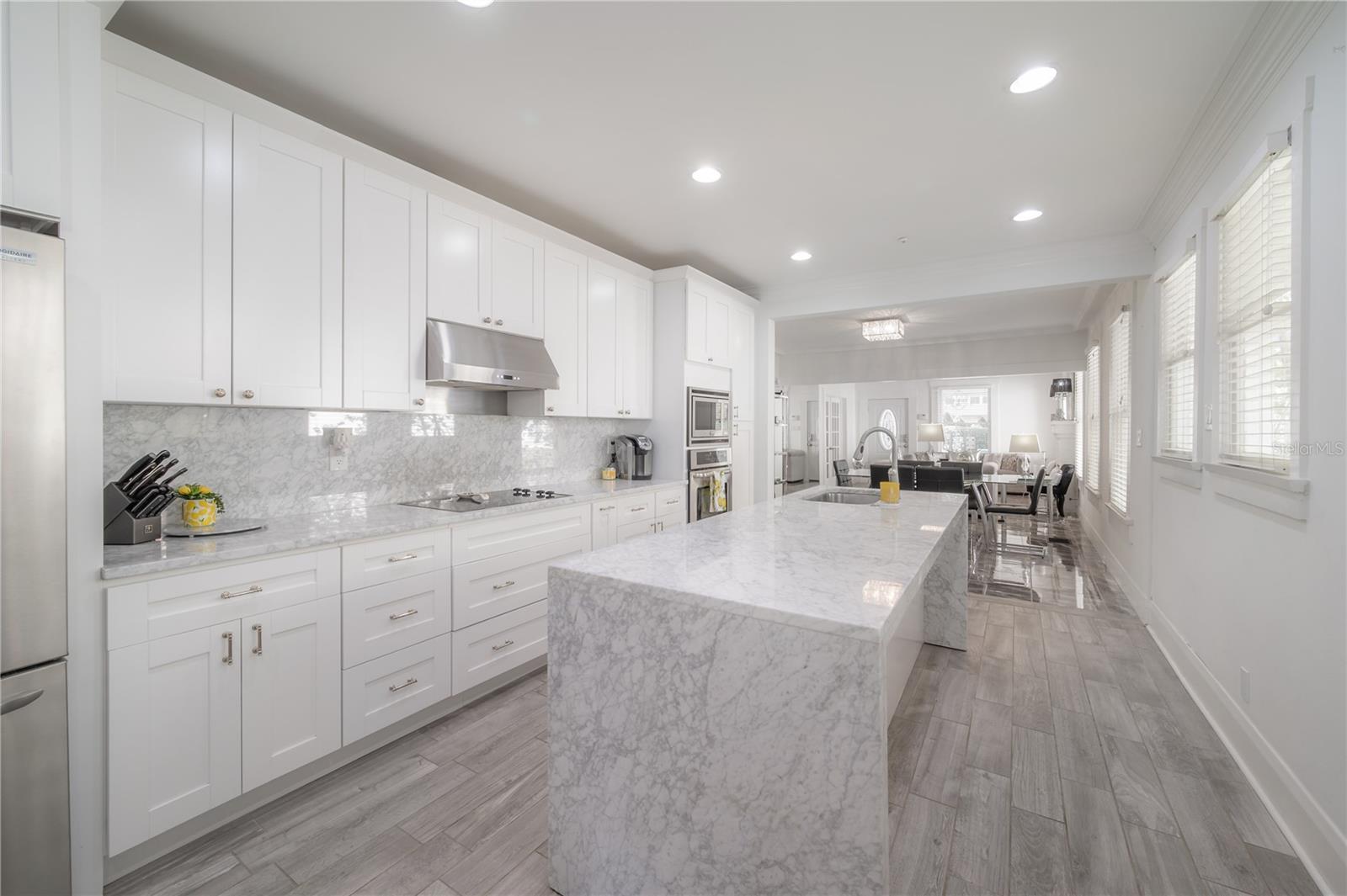 Image 19 of 51 For 2921 El Prado Boulevard 2921