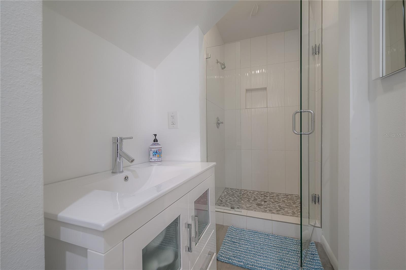 Image 24 of 51 For 2921 El Prado Boulevard 2921