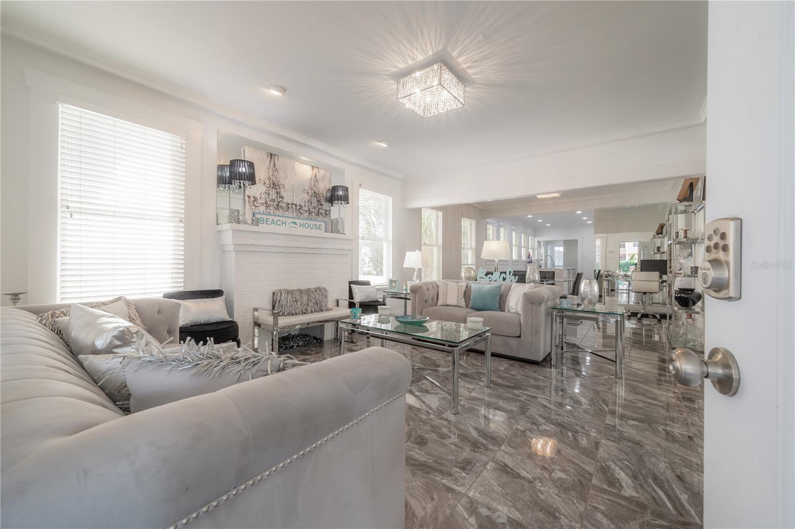 Image 4 of 51 For 2921 El Prado Boulevard 2921