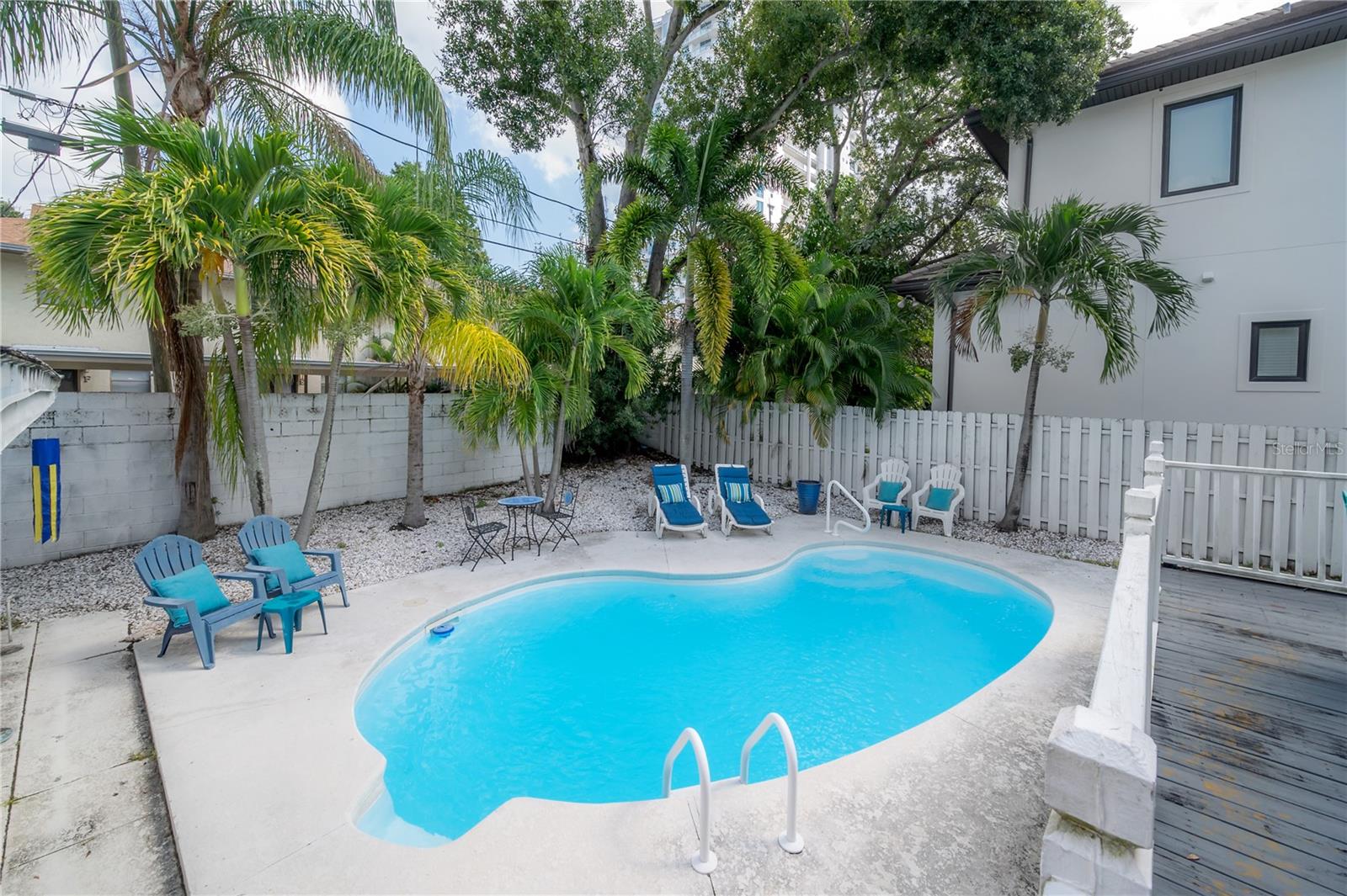 Image 43 of 51 For 2921 El Prado Boulevard 2921