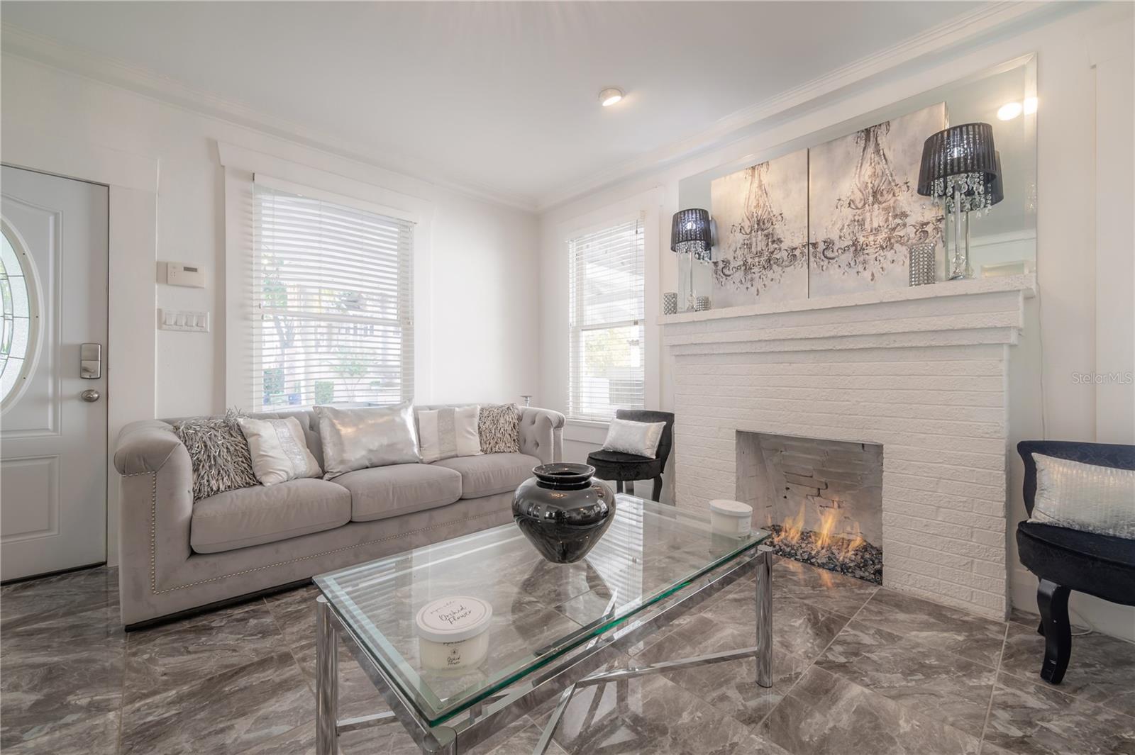 Image 6 of 51 For 2921 El Prado Boulevard 2921