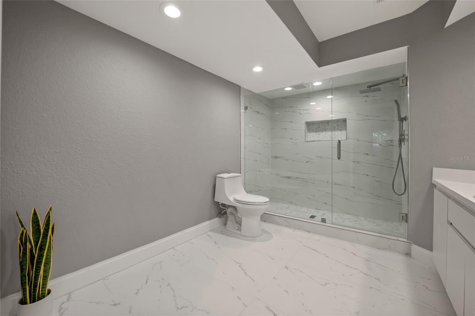 Image 17 of 41 For 21523 Woodstork Lane