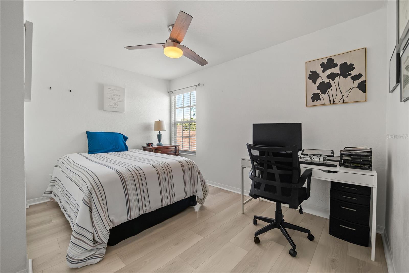 Image 24 of 41 For 21523 Woodstork Lane