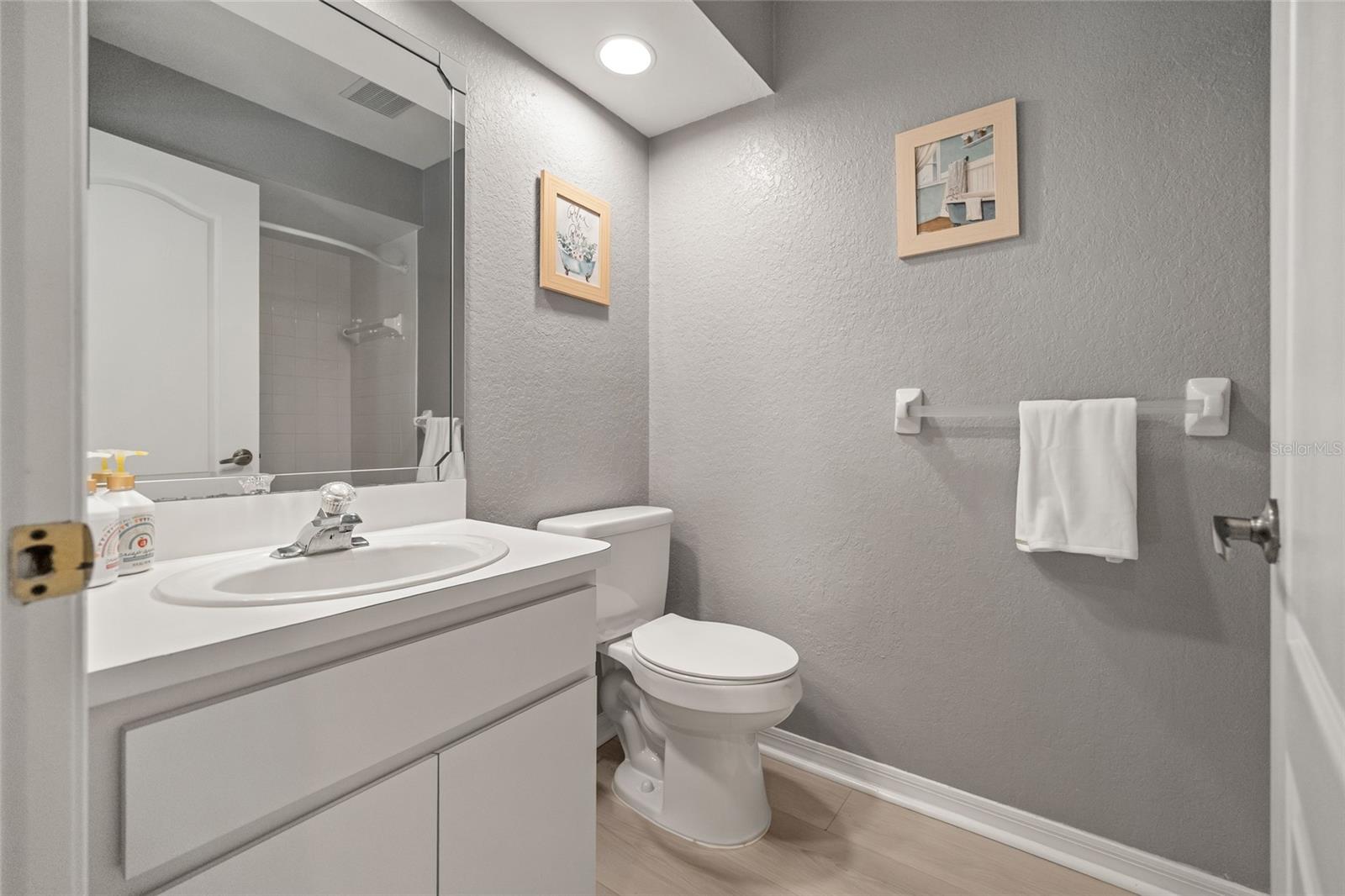 Image 26 of 41 For 21523 Woodstork Lane