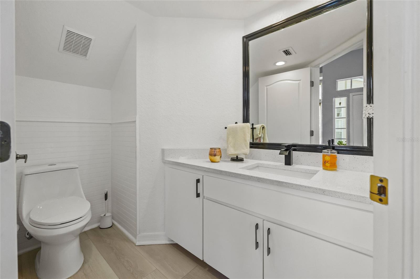 Image 28 of 41 For 21523 Woodstork Lane