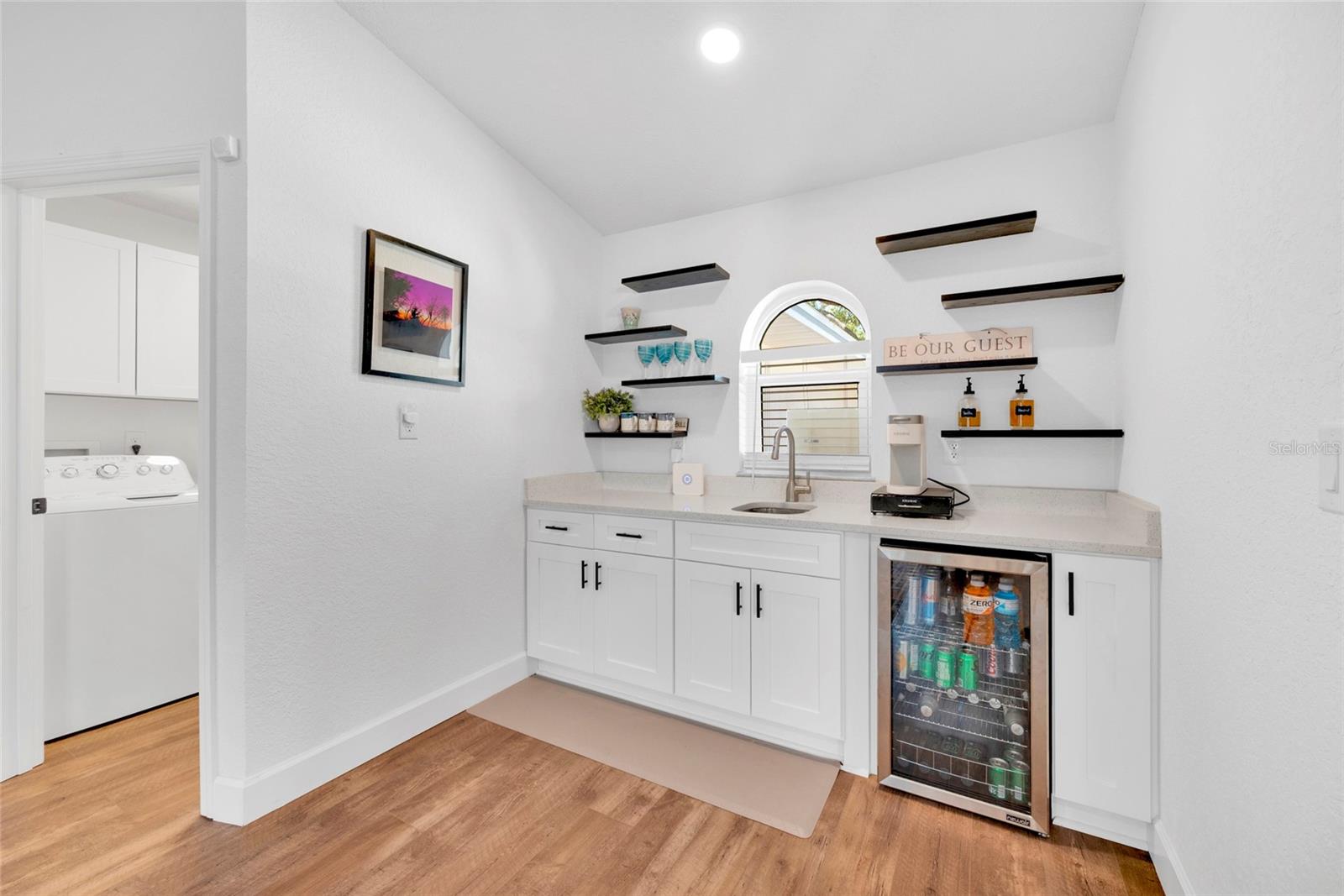 Listing photo id 11 for 2272 Ancho Avenue