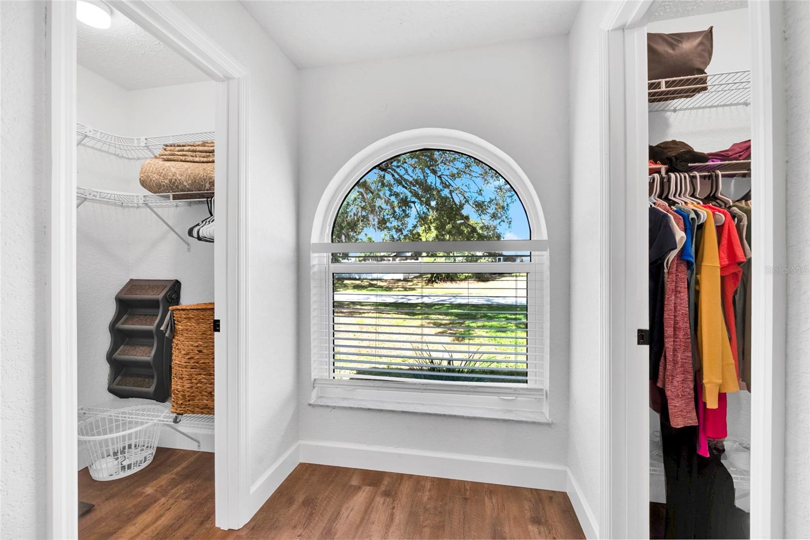 Listing photo id 20 for 2272 Ancho Avenue