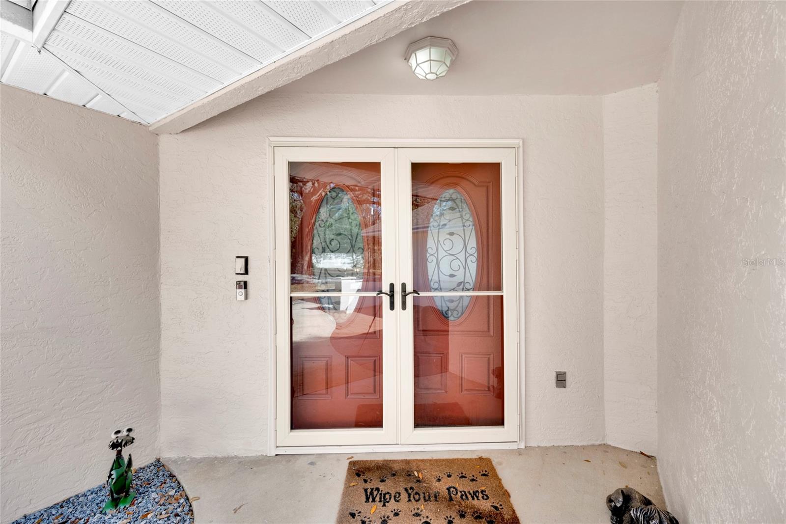 Listing photo id 2 for 2272 Ancho Avenue