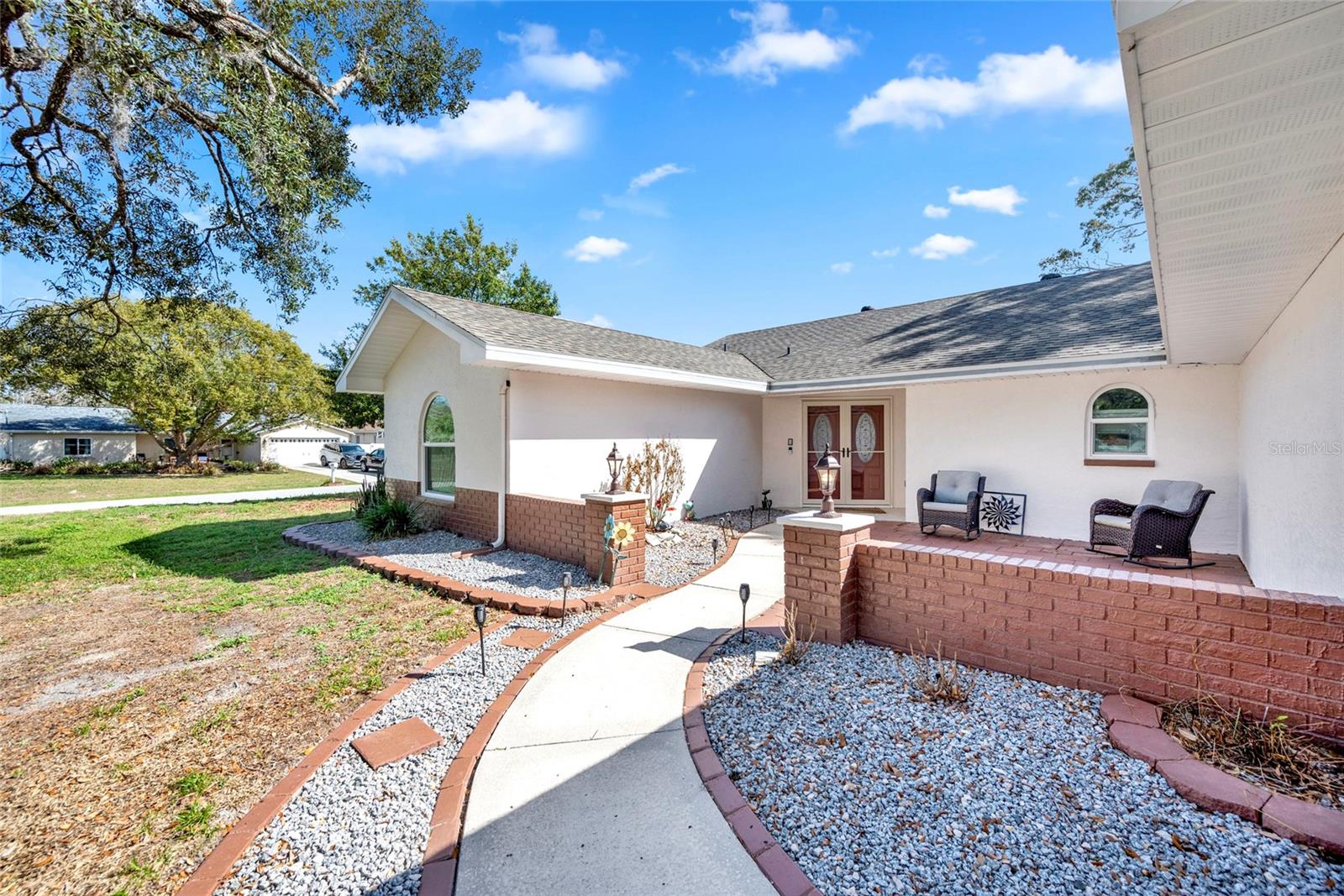 Listing photo id 51 for 2272 Ancho Avenue