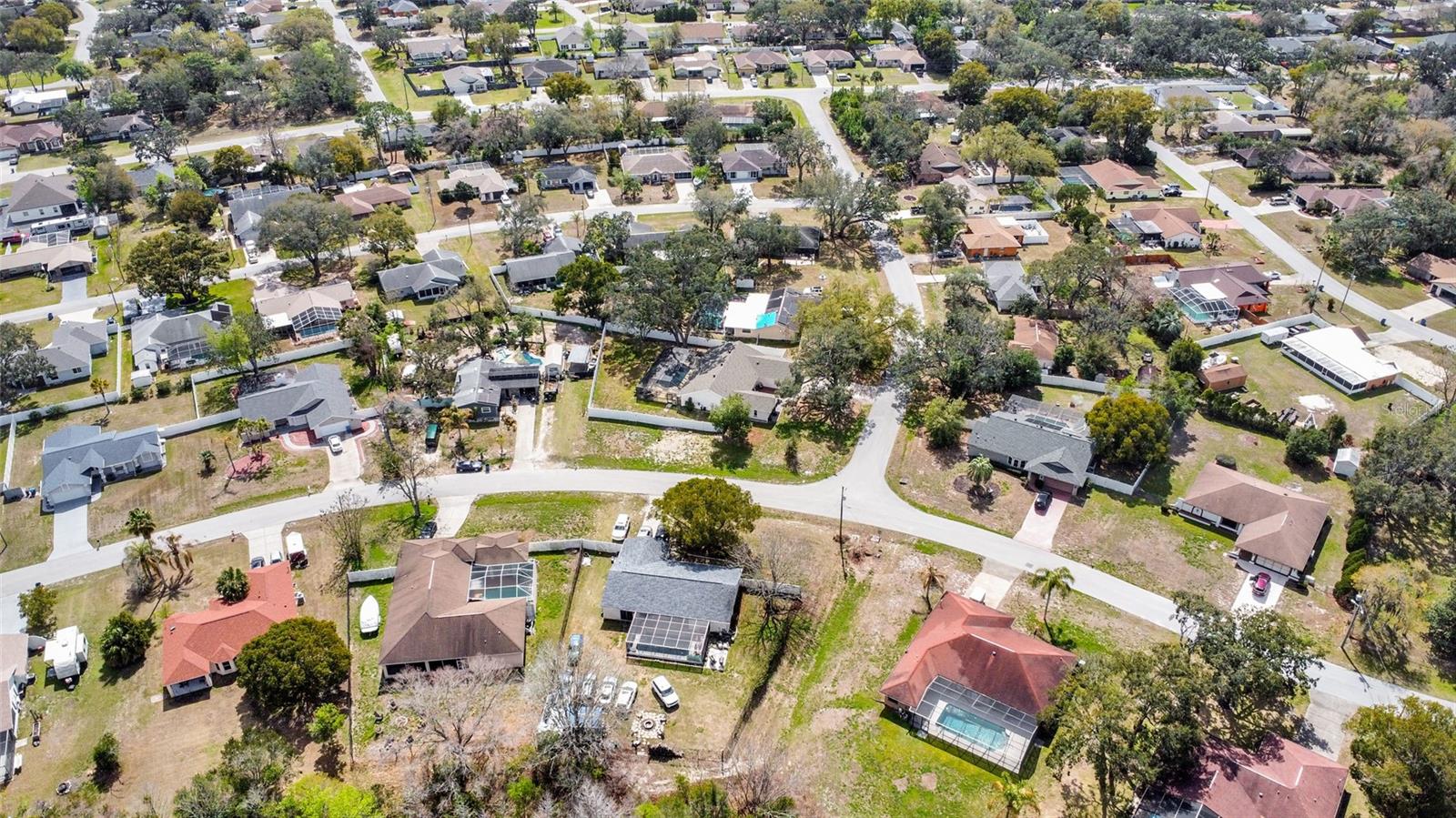 Listing photo id 57 for 2272 Ancho Avenue