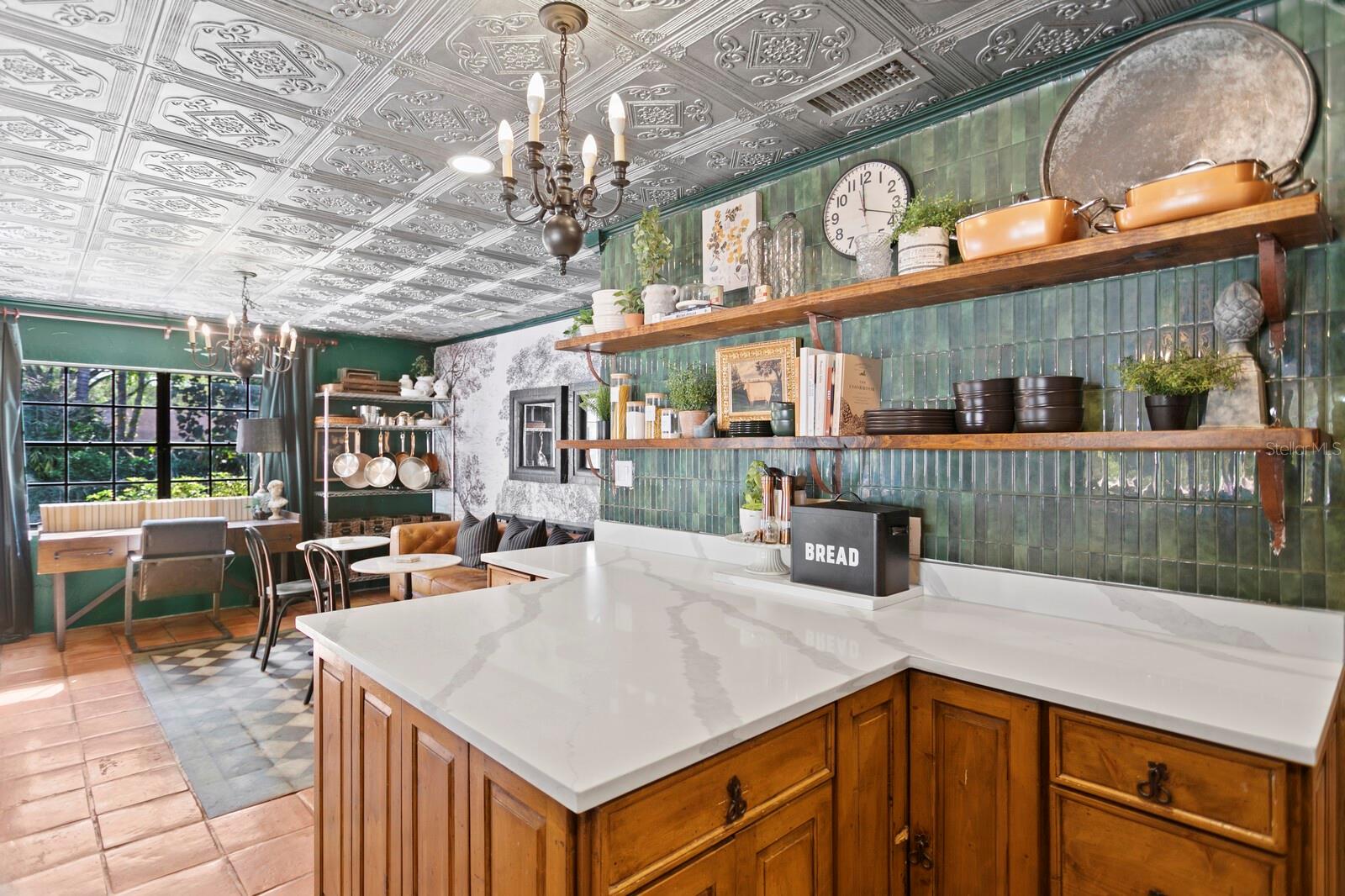 Listing photo id 15 for 7915 Flowerfield Drive