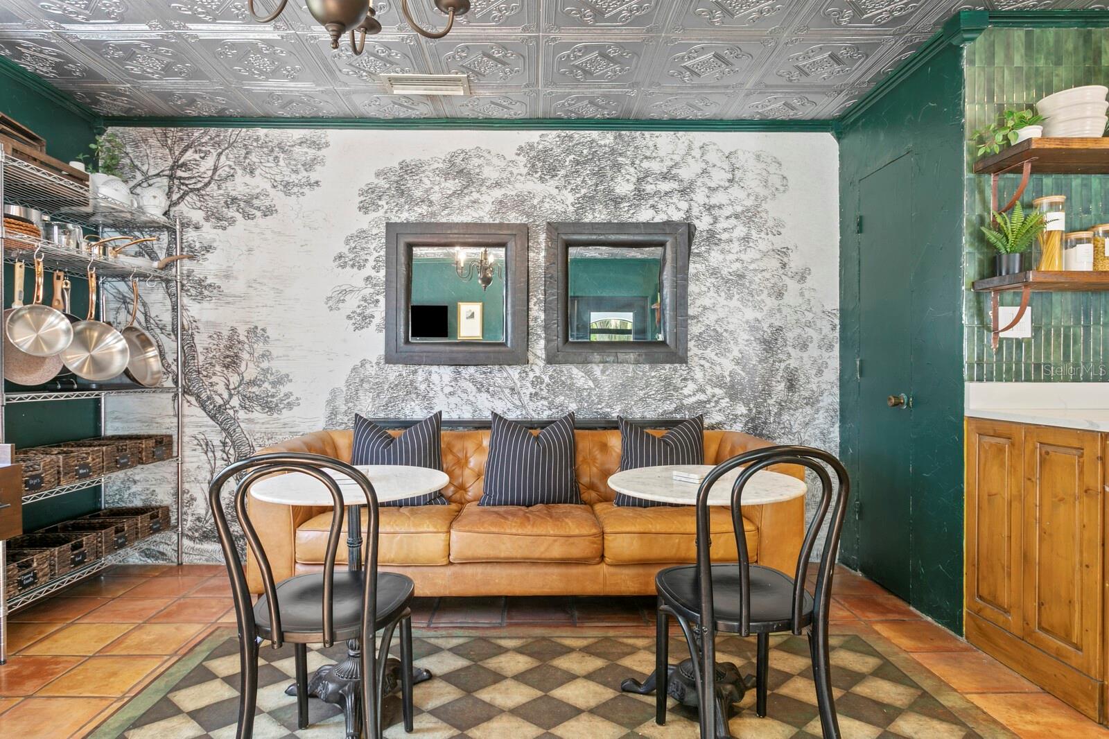 Listing photo id 16 for 7915 Flowerfield Drive