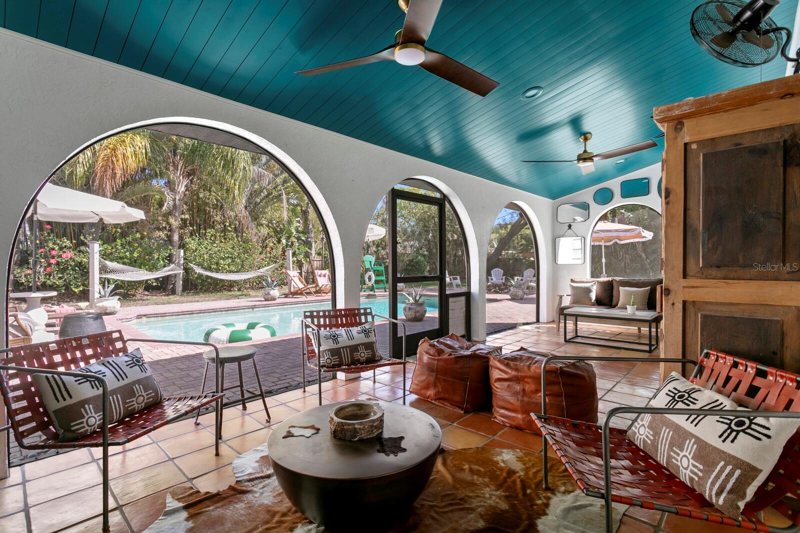 Listing photo id 21 for 7915 Flowerfield Drive