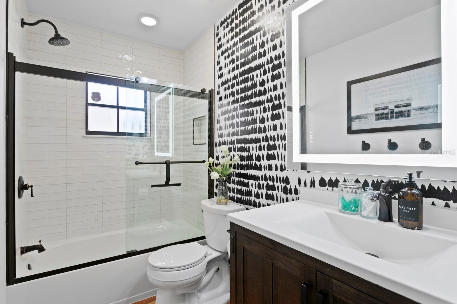 Listing photo id 28 for 7915 Flowerfield Drive