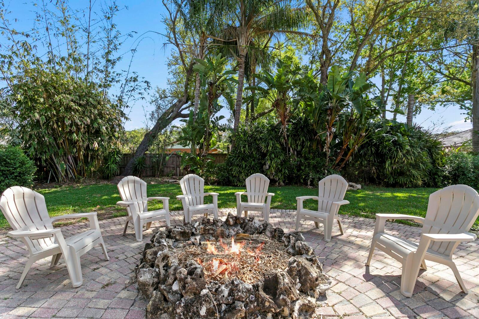 Listing photo id 41 for 7915 Flowerfield Drive