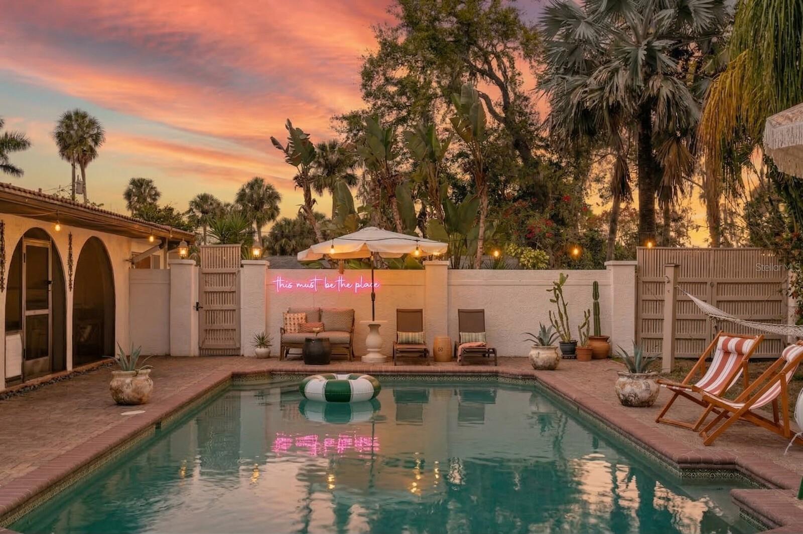 Listing photo id 4 for 7915 Flowerfield Drive