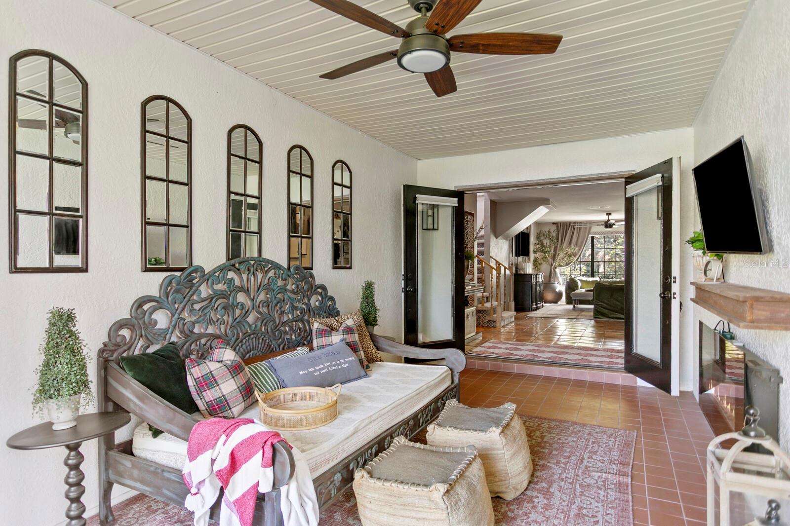 Listing photo id 5 for 7915 Flowerfield Drive