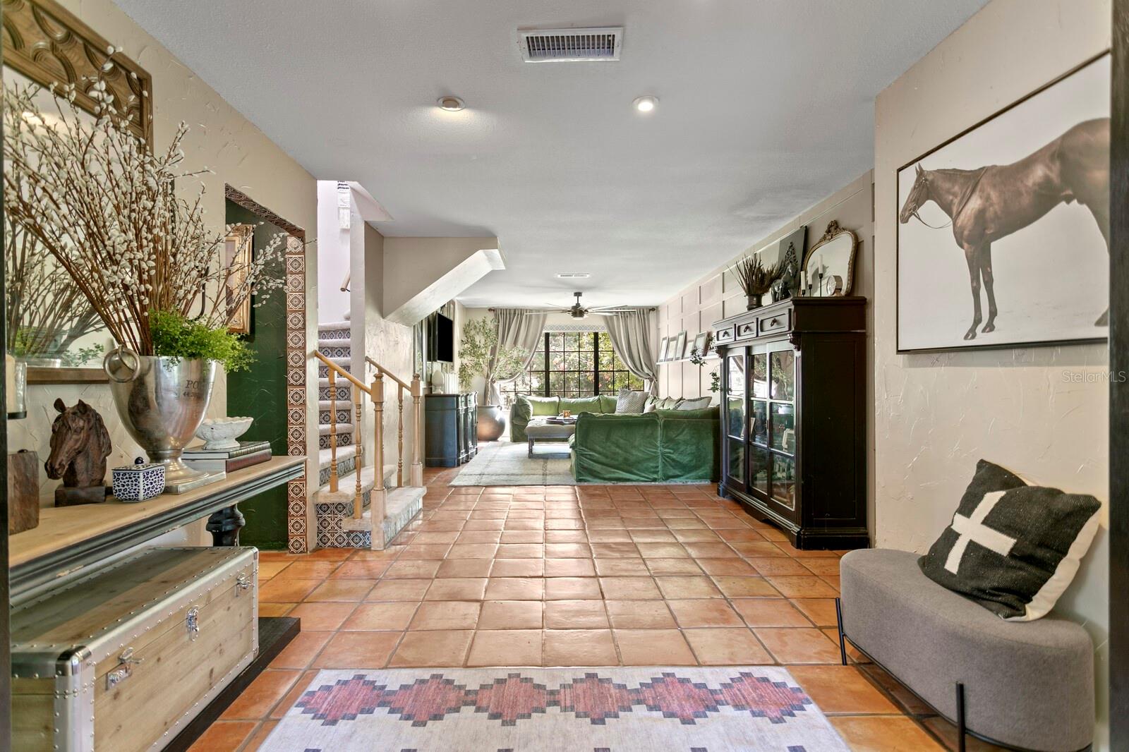 Listing photo id 7 for 7915 Flowerfield Drive