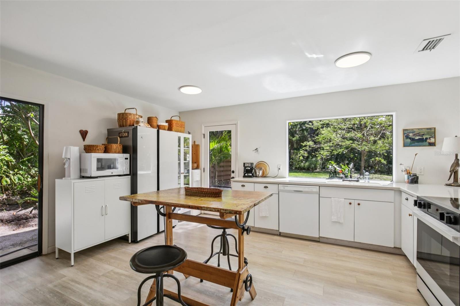 Image 14 of 55 For 2411 Pheasant Ln