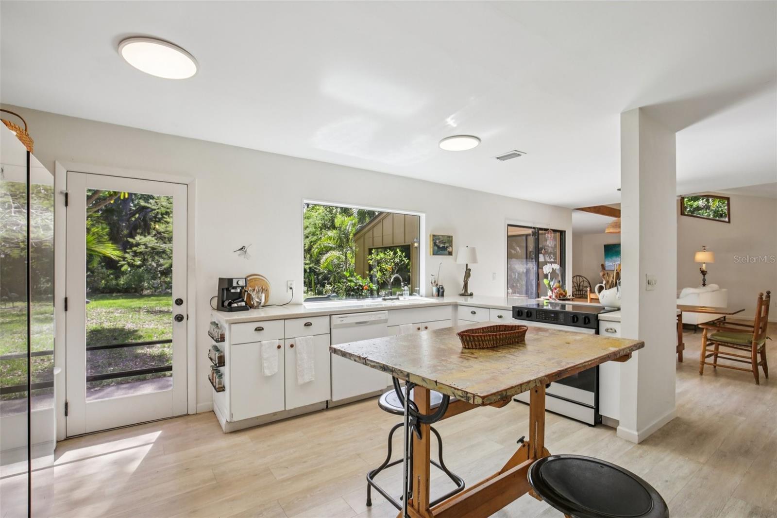 Image 15 of 55 For 2411 Pheasant Ln