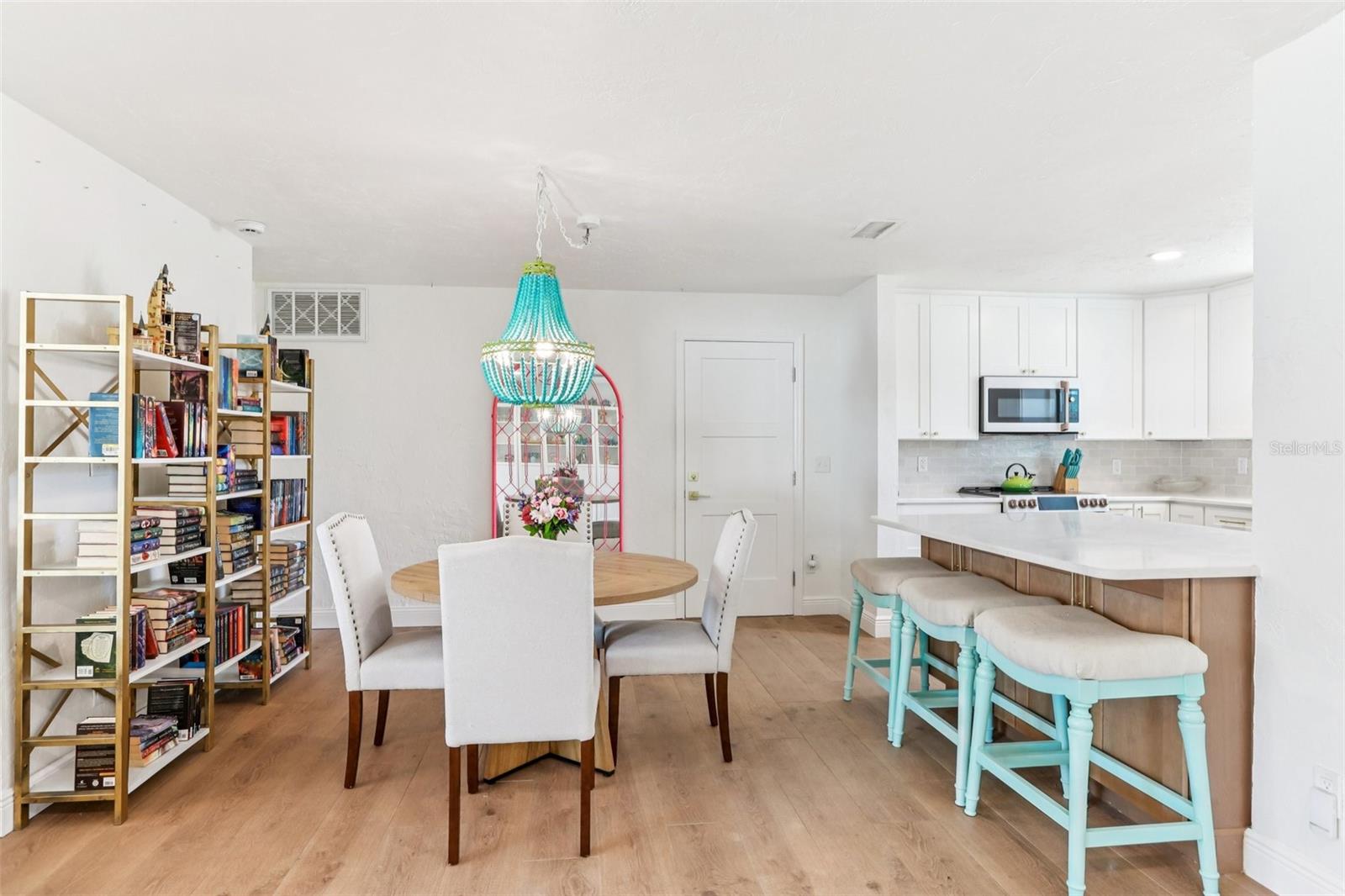 Listing photo id 8 for 6950 Grande Vista Way S