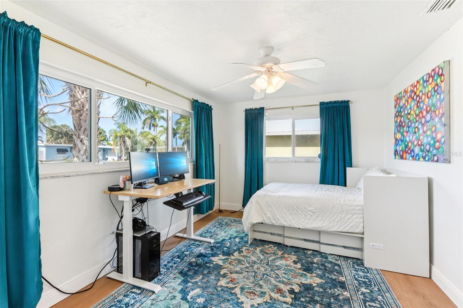 Listing photo id 19 for 6950 Grande Vista Way S