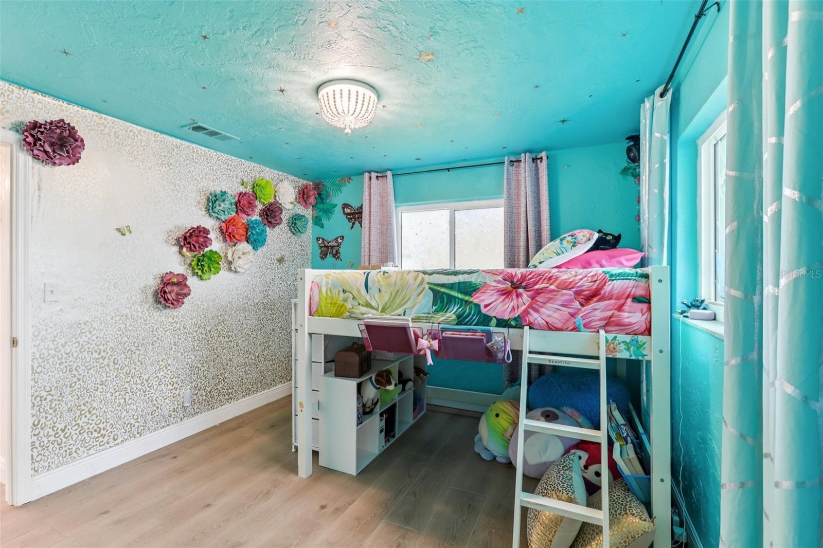 Listing photo id 21 for 6950 Grande Vista Way S