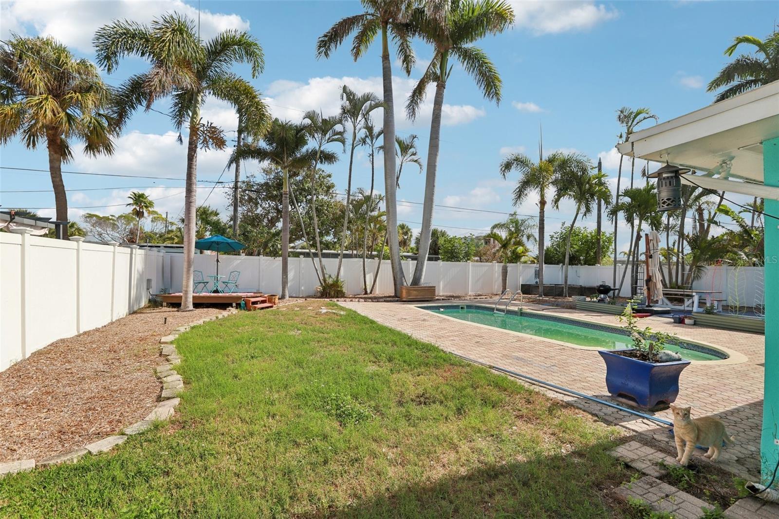 Listing photo id 22 for 6950 Grande Vista Way S