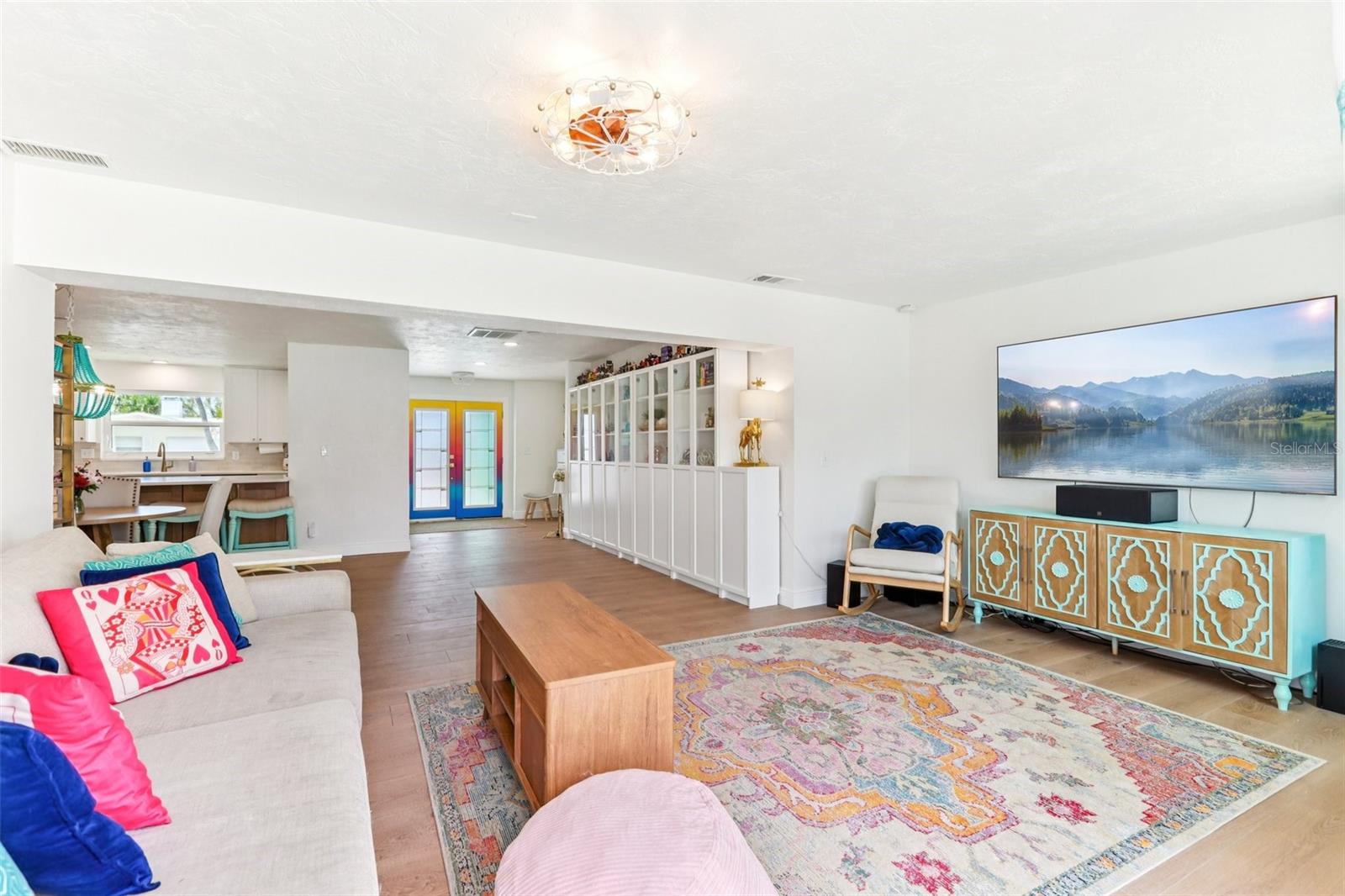 Listing photo id 7 for 6950 Grande Vista Way S