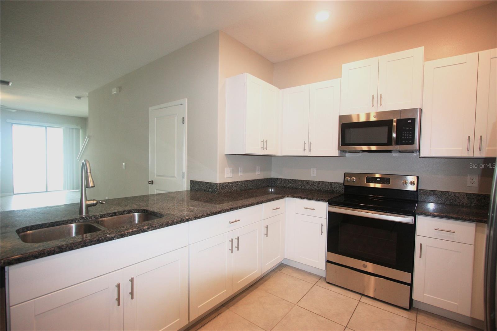 Image 3 of 17 For 812 Royal Empress Drive