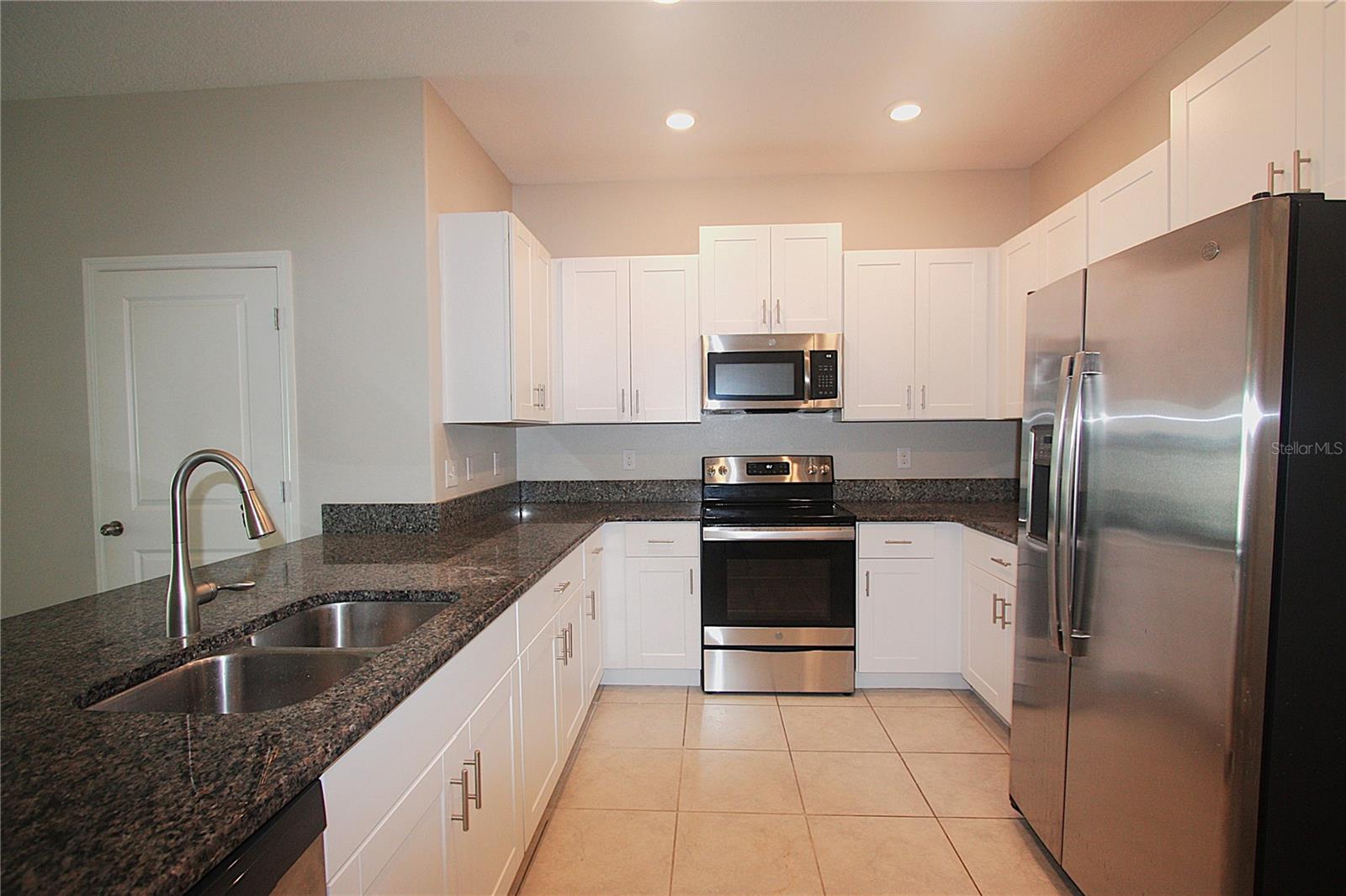 Image 4 of 17 For 812 Royal Empress Drive