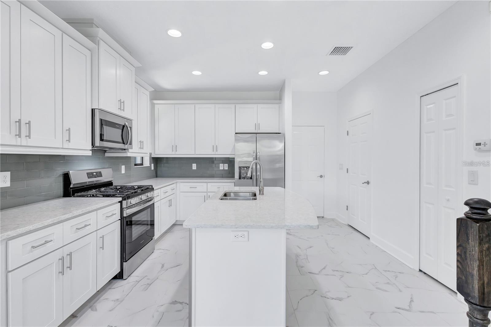 Image 14 of 38 For 5830 Circa Fishhawk Boulevard