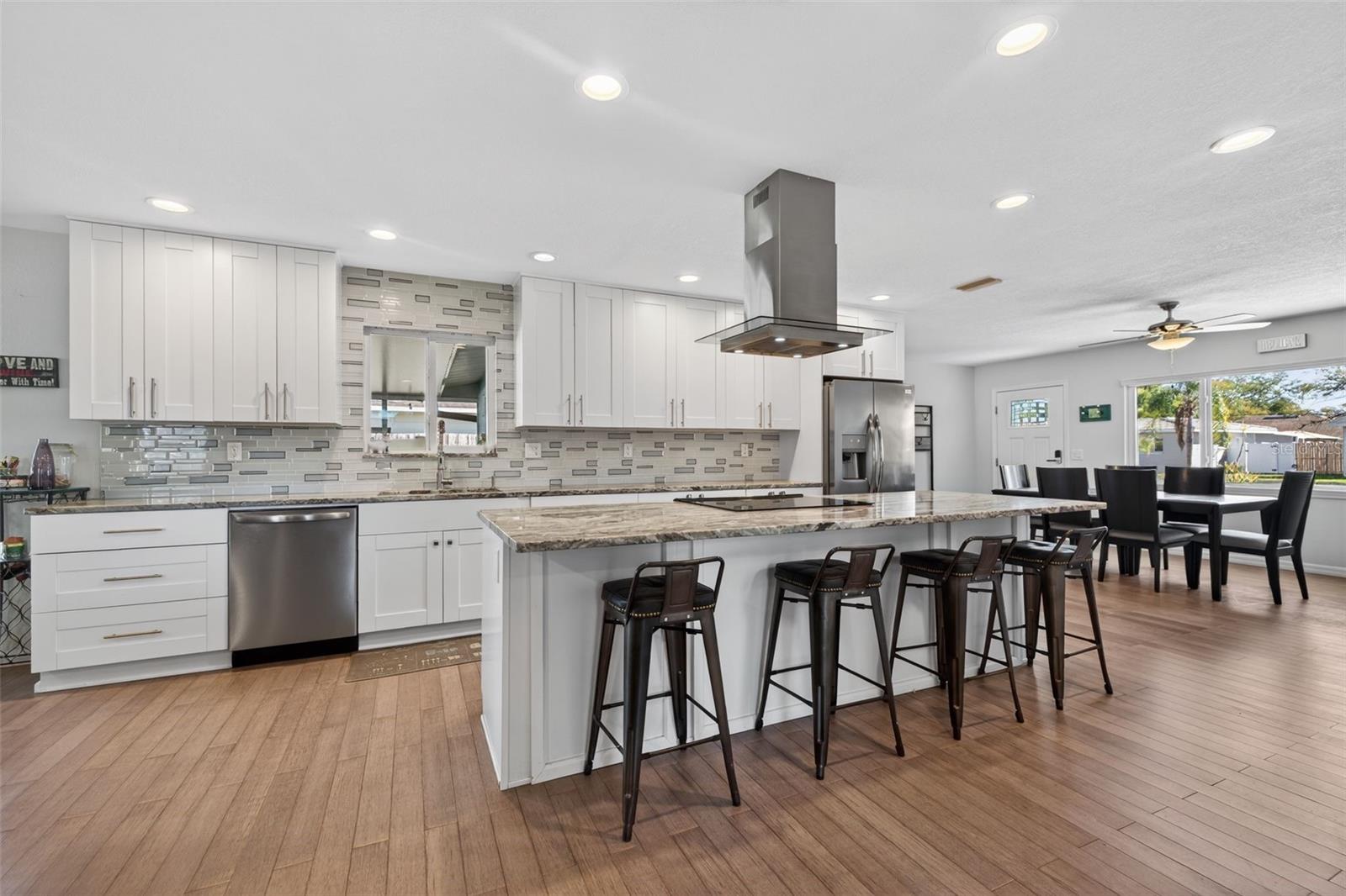 Image 17 of 38 For 6548 19th Street N