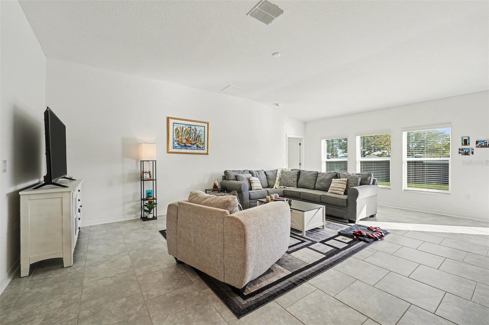 Image 4 of 20 For 425 Singing Sands Circle