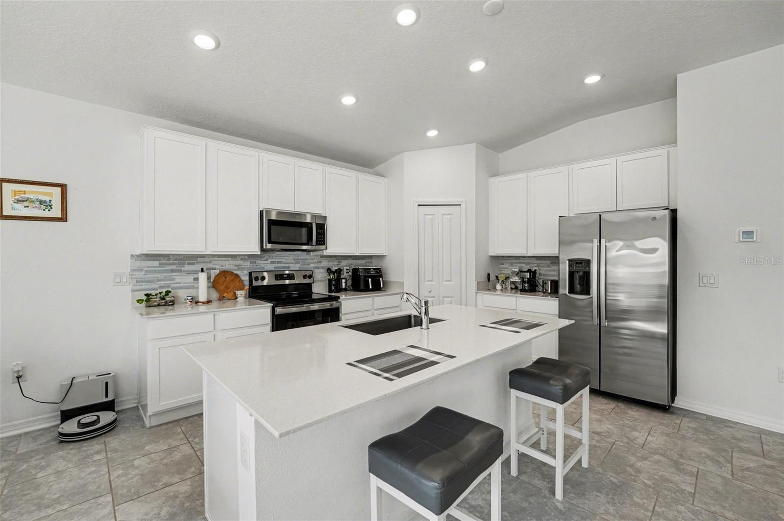 Image 7 of 20 For 425 Singing Sands Circle