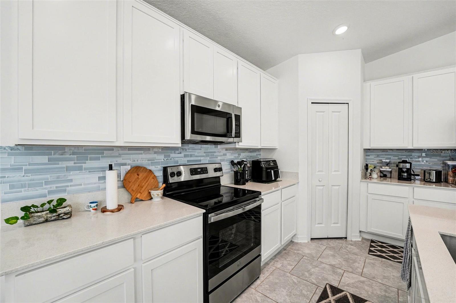 Image 8 of 20 For 425 Singing Sands Circle