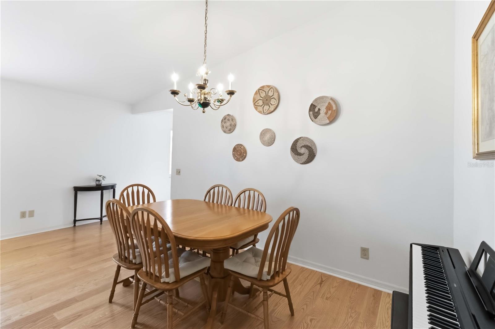 Image 10 of 34 For 37400 Derbyshire Drive