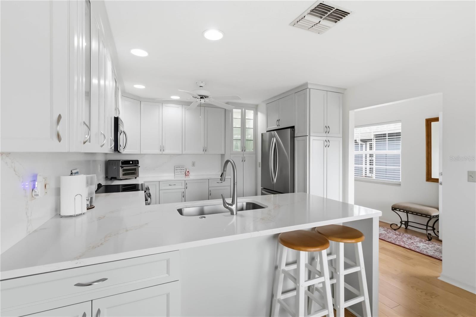 Image 3 of 34 For 37400 Derbyshire Drive