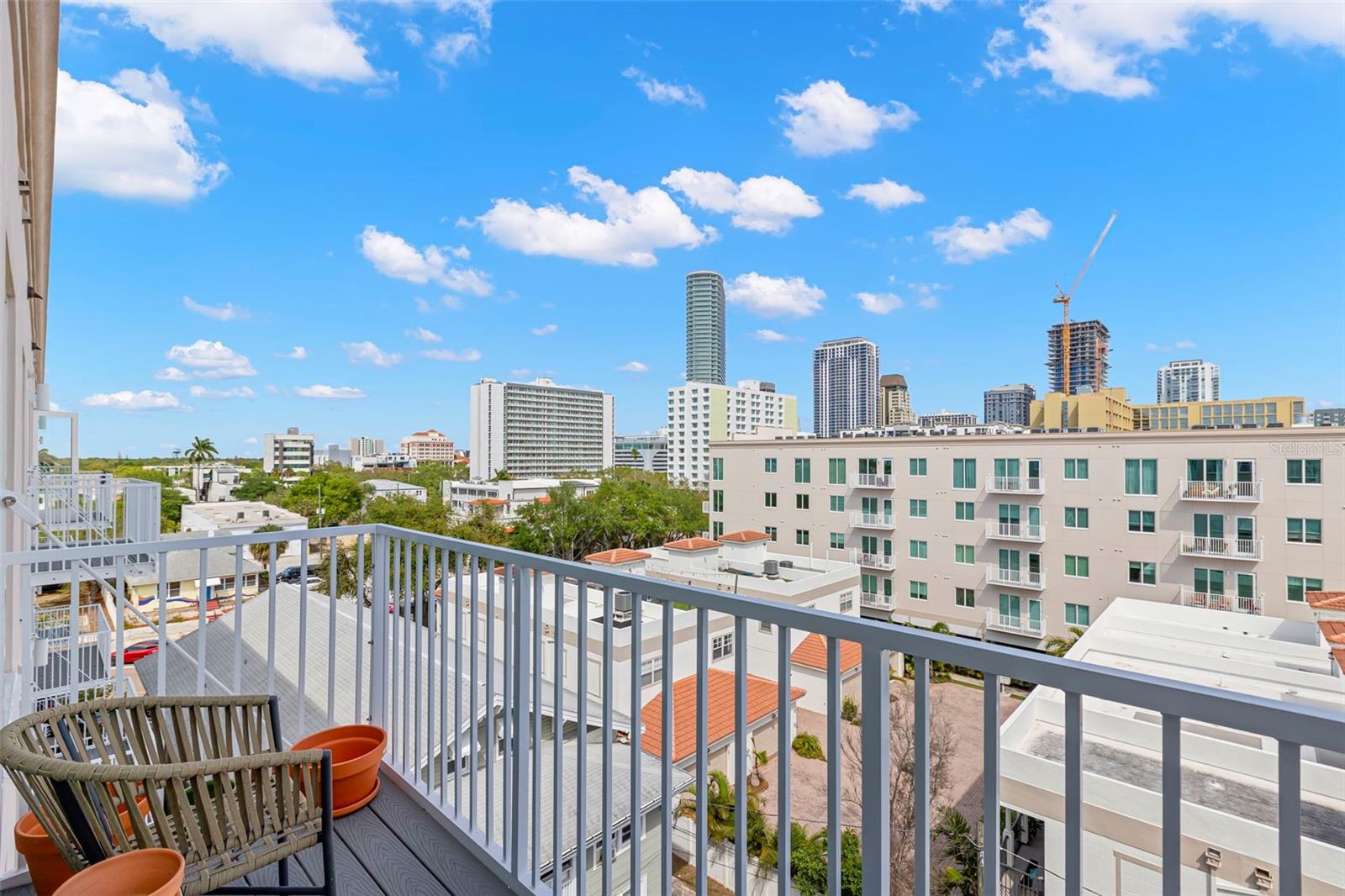 Image 11 of 48 For 644 3rd Avenue S 507