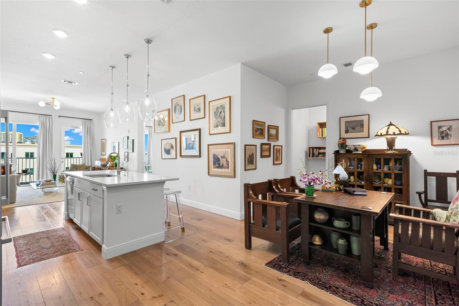 Image 5 of 48 For 644 3rd Avenue S 507