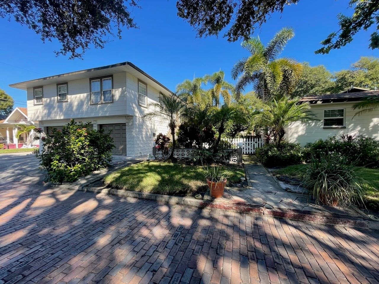 Image 15 of 22 For 1601 11 Street N