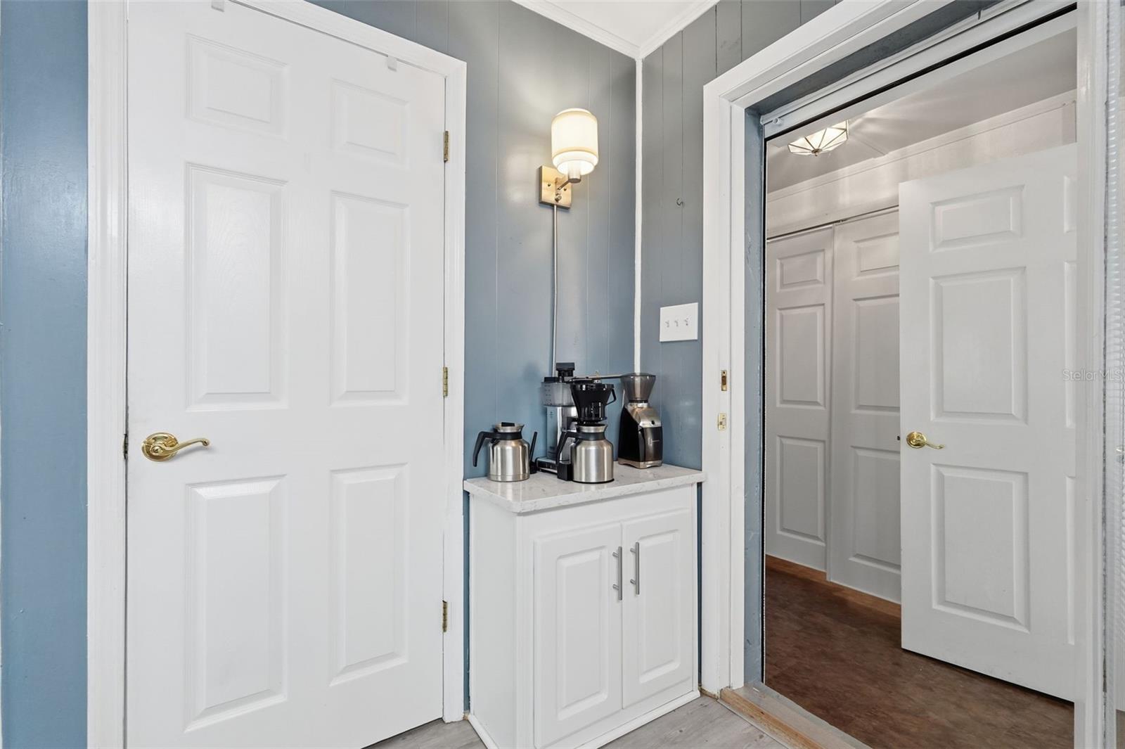 Image 10 of 30 For 155 6th Street Ne