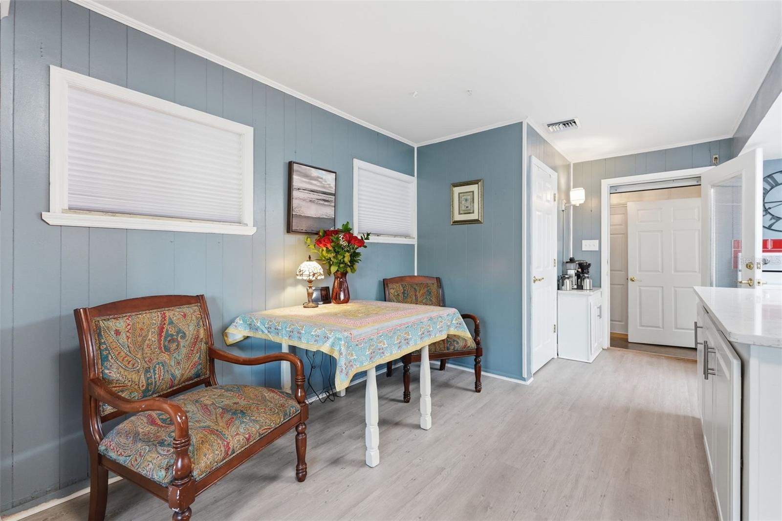 Image 12 of 30 For 155 6th Street Ne