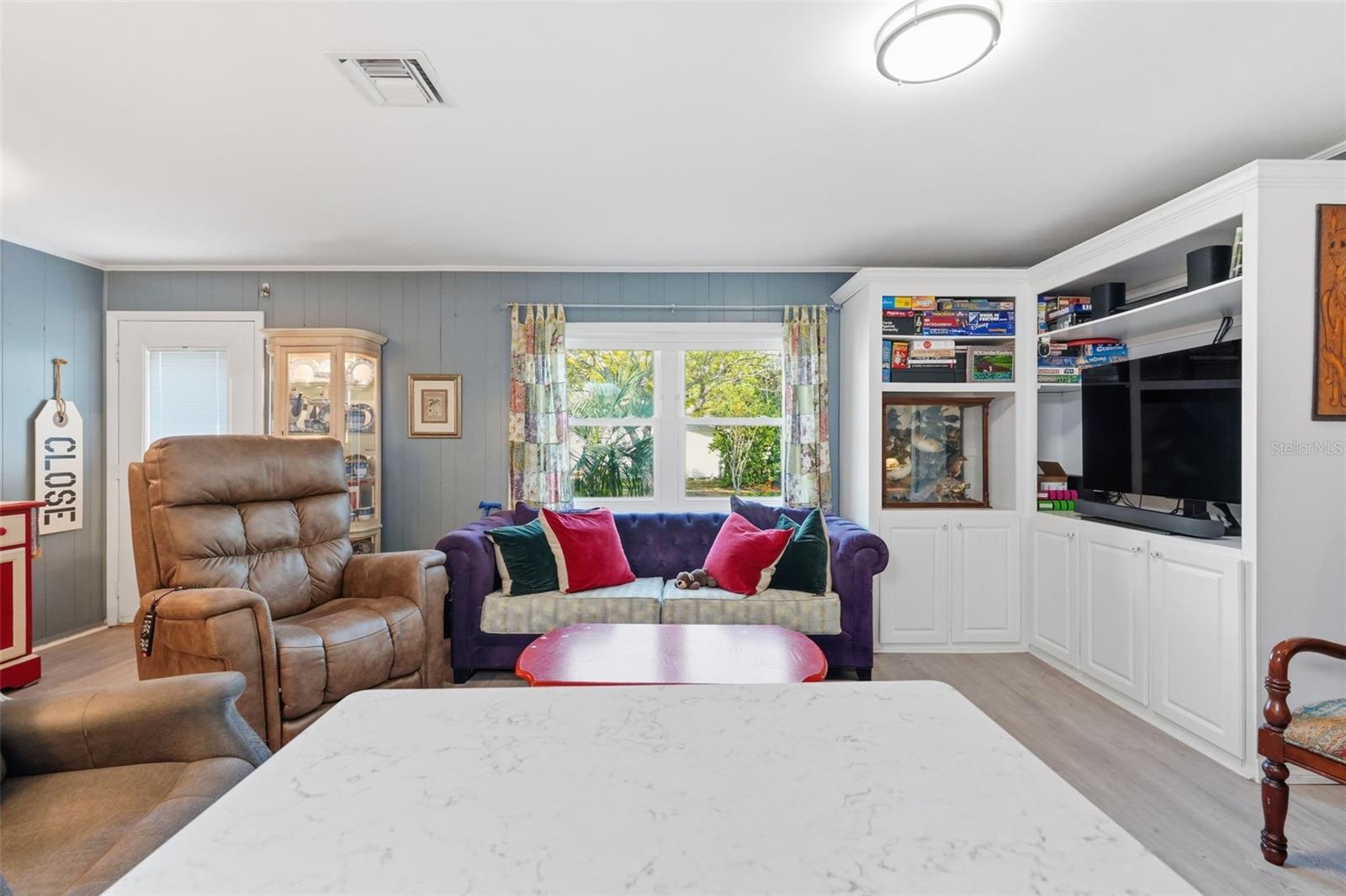 Image 5 of 30 For 155 6th Street Ne