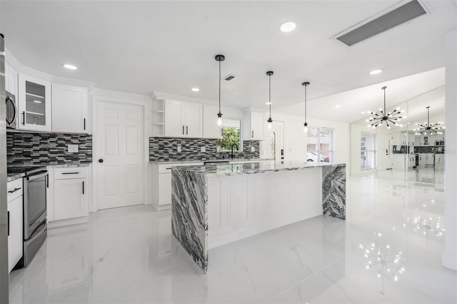 Image 10 of 40 For 8702 Friendship Court