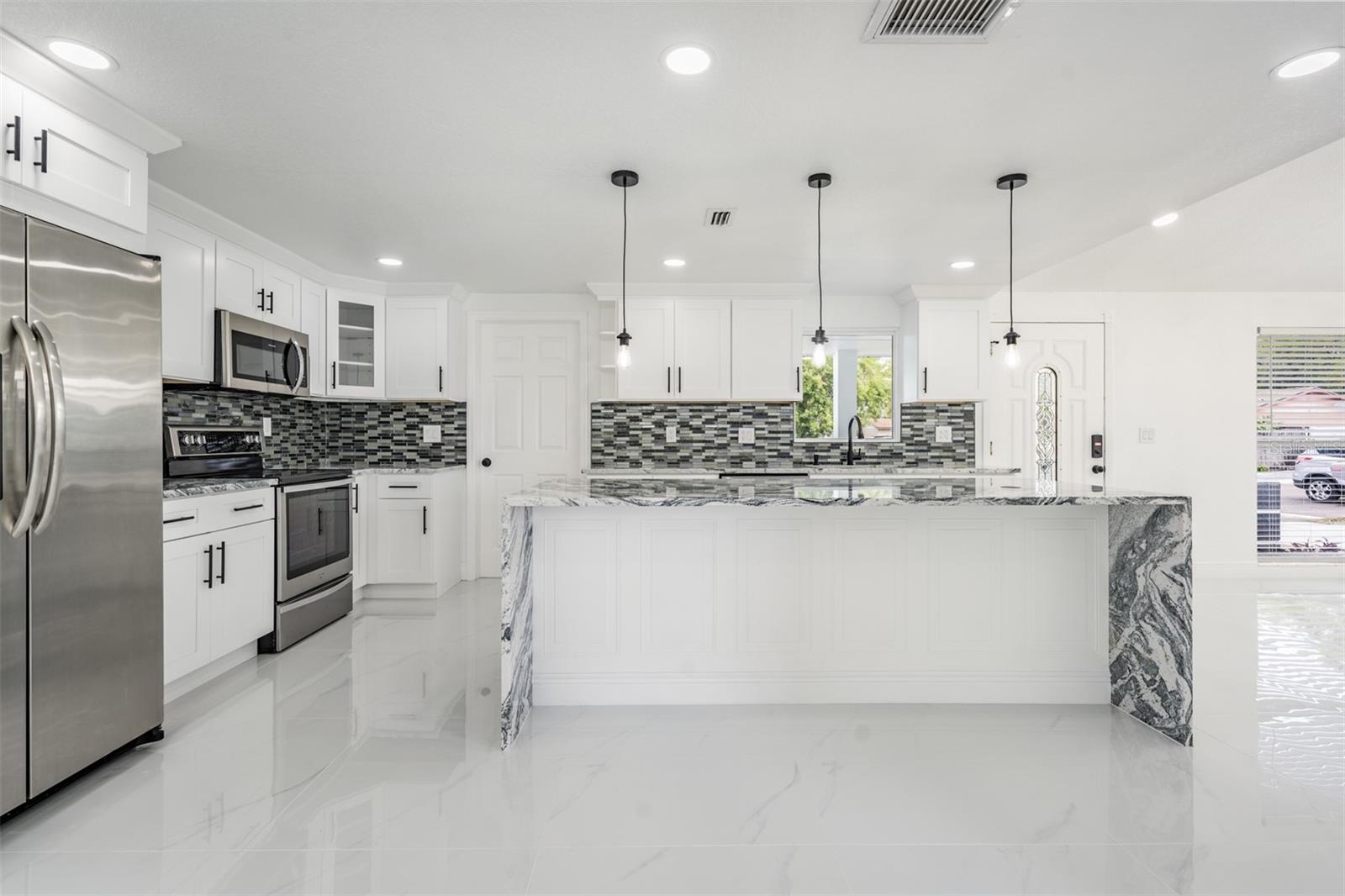 Image 11 of 40 For 8702 Friendship Court