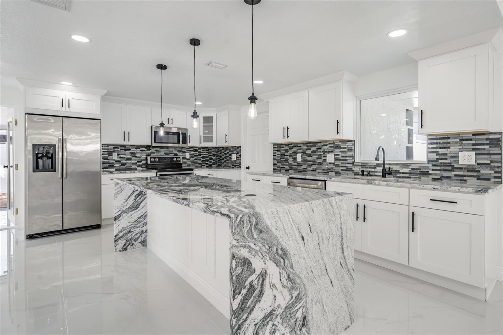 Image 12 of 40 For 8702 Friendship Court