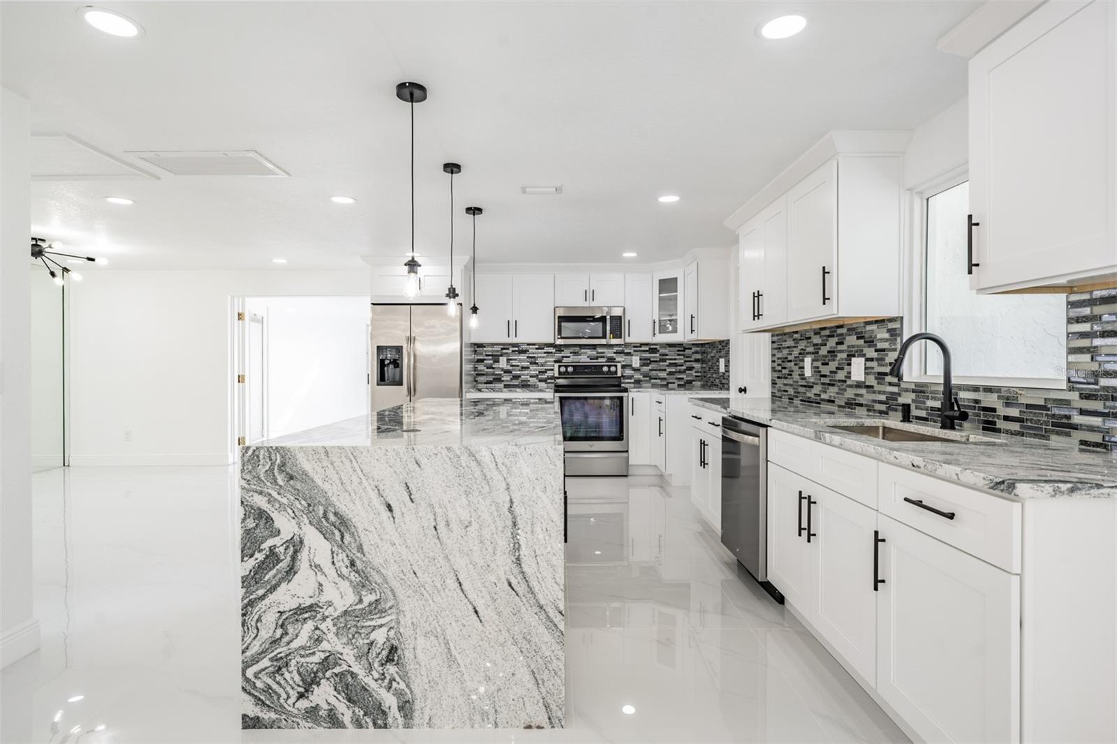 Image 13 of 40 For 8702 Friendship Court